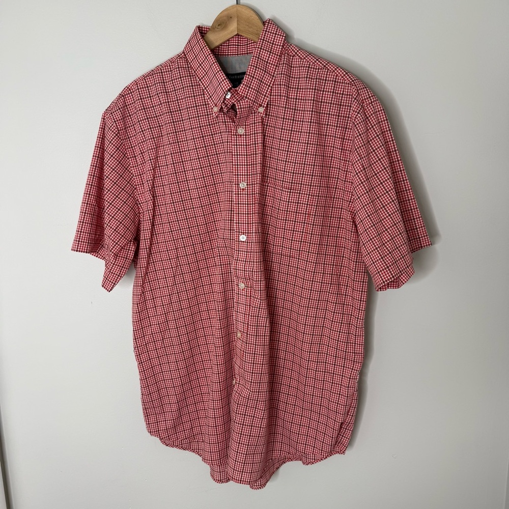Van Heusen Men’s Size Large Red Plaid Button Up Short Sleeve